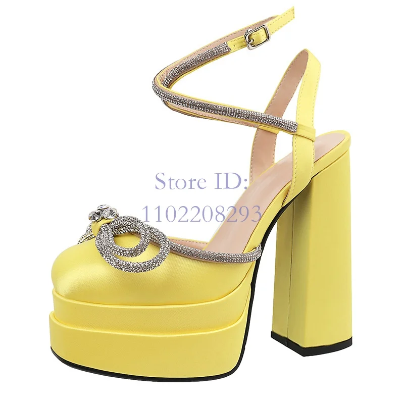 Kristallen vlinderknoop sandal - Women'S Fashion Show recensie en prijs