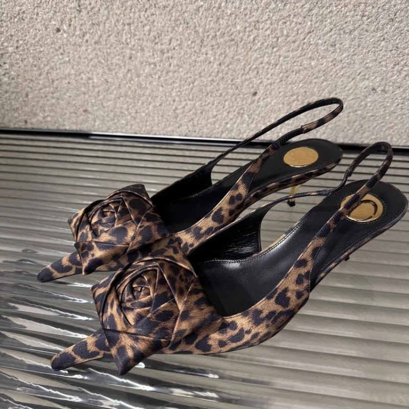 Nieuwe, slanke, hoge sandalen  - Women'S Fashion Show recensie en prijs